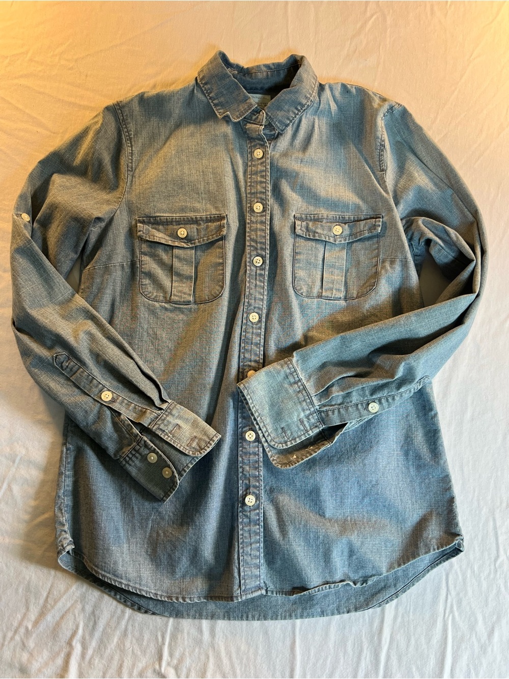 J. Crew The Perfect Shirt Womens XS Blue Chambray Denim Button Up Roll Tab